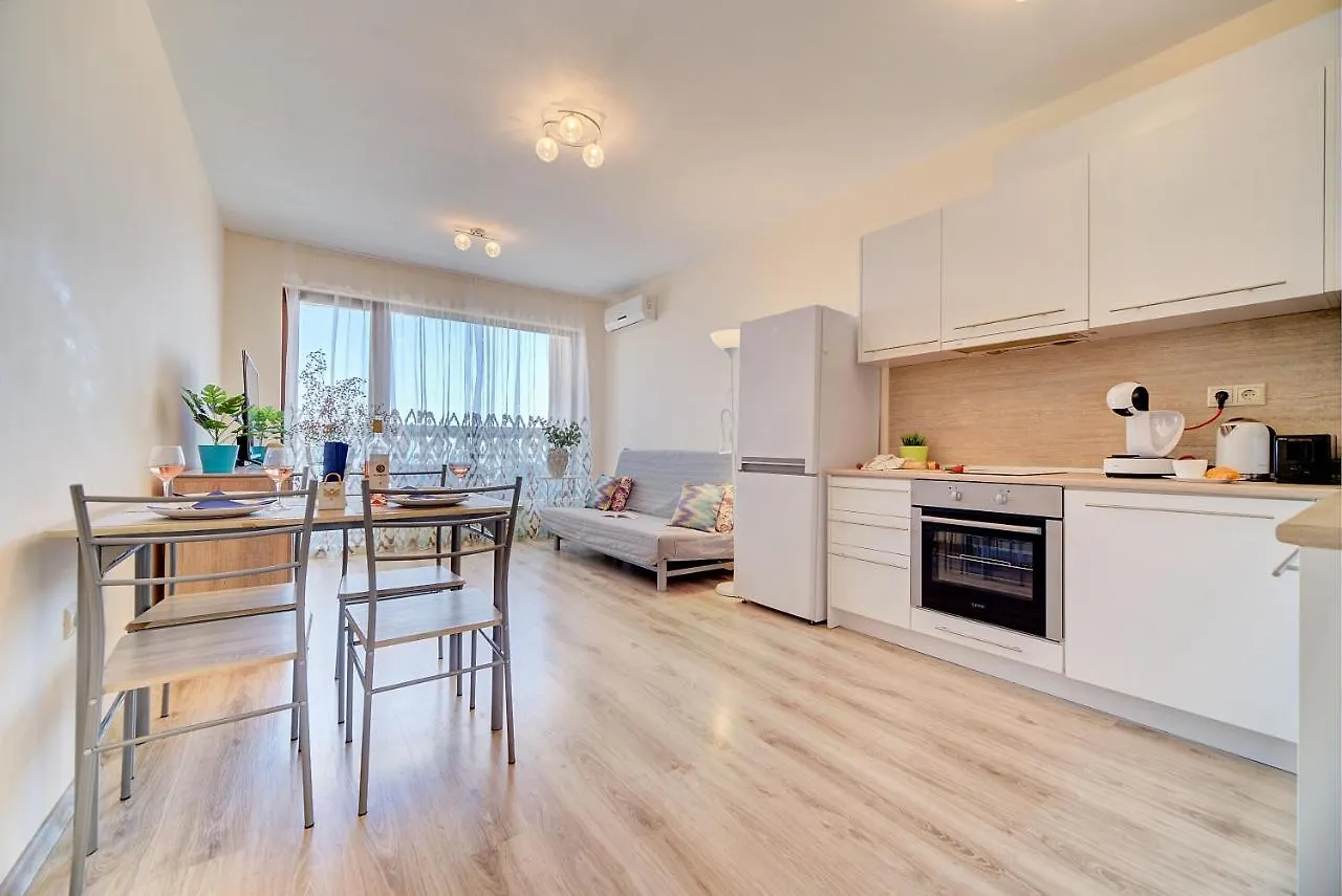 Daire Summertime In Varna South Bay Beach Residence